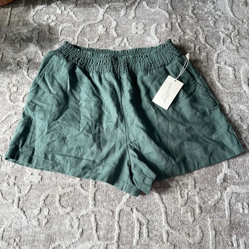 Universal Thread Olive Green Smocked Waist Linen Blend Shorts - M Medium